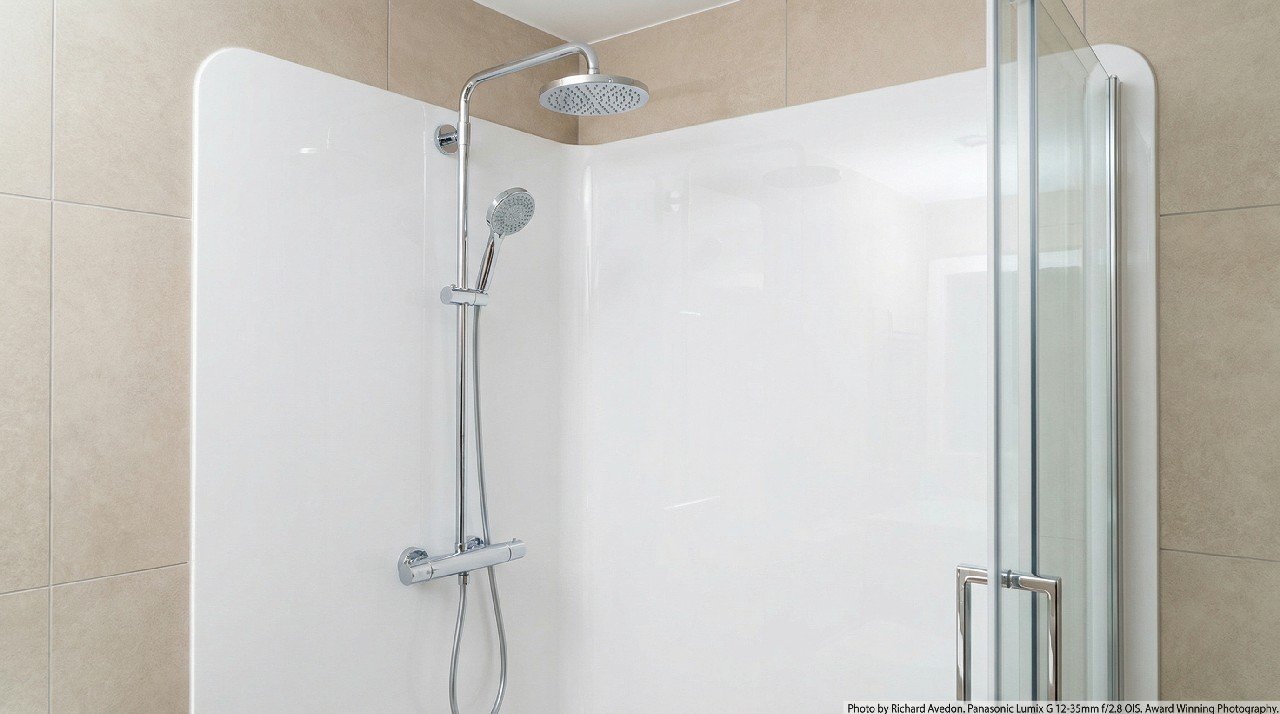 Acrylic Bath Walls: Taylors' Smart Upgrade Hack